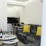 شقة Serxhio